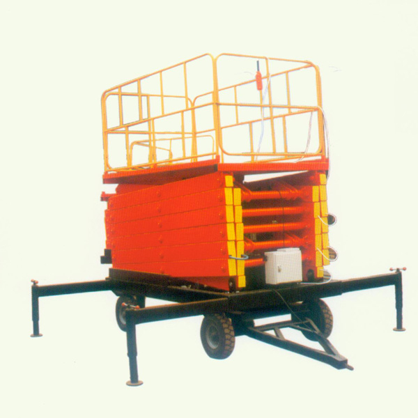 四輪牽引式液壓升降平臺(tái)